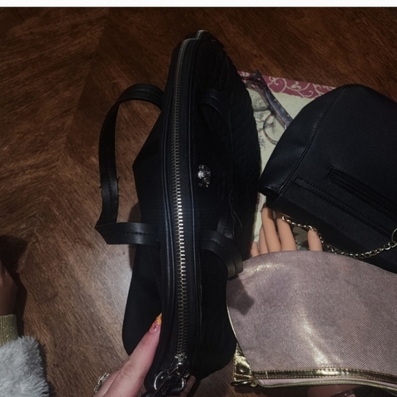 VERY RARE VINTAGE BETSEY JOHNSON SKULL SATCHEL - Picture 7 of 10